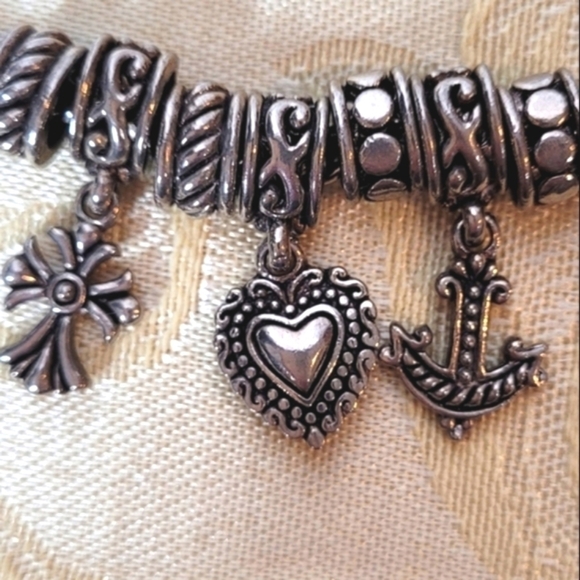 Faith, Hope and Love Silver-Toned Inspiring Talisman Charm Necklace - Picture 4 of 4
